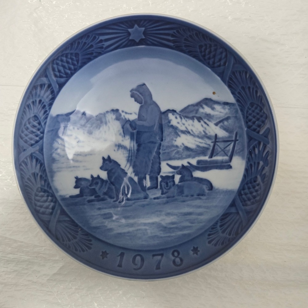 Royal Copenhagen 1978 Christmas Plate Greenland Scenery Rast Pa Slaederejsen